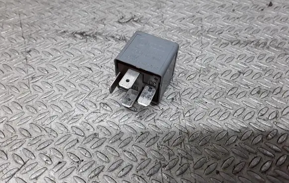 Audi A6 S6 C6 4F Other relay 8D0951253A