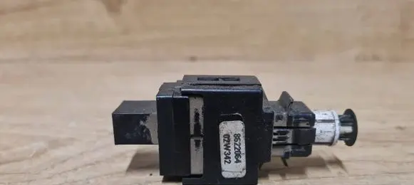 Volvo V70 Brake pedal sensor switch 8622064