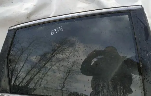 Honda CR-V Rear door window glass