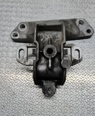 Citroen C5 Engine mount bracket AS9U3