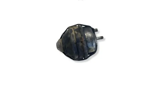 Volvo V70 Engine mount bracket 