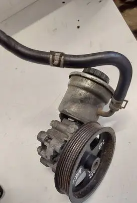 Toyota Avensis T250 Power steering pump