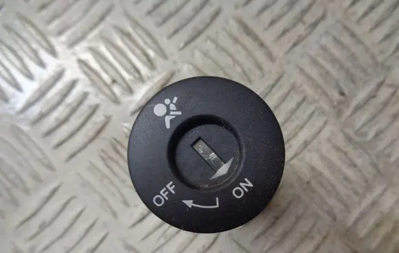 Nissan Note (E11) Passenger airbag on/off switch 25585BC600