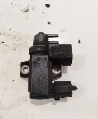 Toyota Avensis T250 Vacuum valve 258190r011