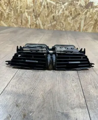 Mercedes-Benz C W204 Dash center air vent grill A2048308454 186211