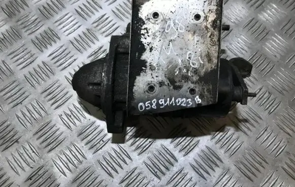 Volkswagen PASSAT B5 Starter motor 058911023b