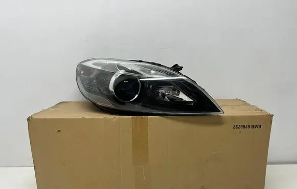 Volvo V40 Headlight/headlamp 31420008