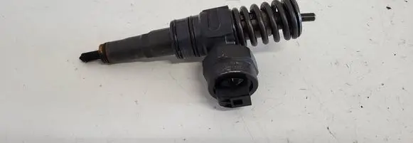 Audi A4 S4 B5 8D Fuel injector 038130073AG
