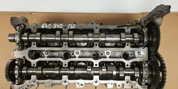 Mercedes-Benz B W245 Engine head R6400182201