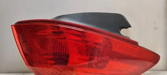 Peugeot 308 Rear/tail lights 2589D