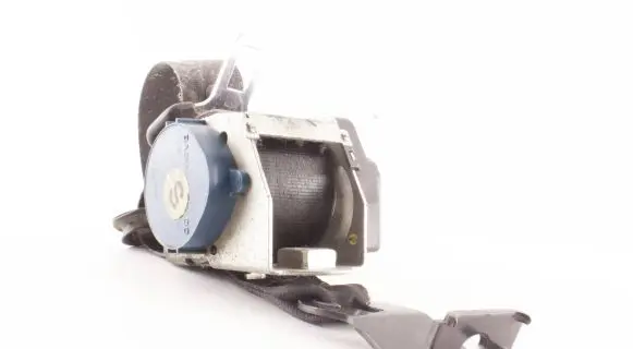 Middle seatbelt (rear)