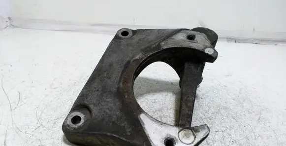 BMW 5 E60 E61 Engine mounting bracket 676117 2211676117