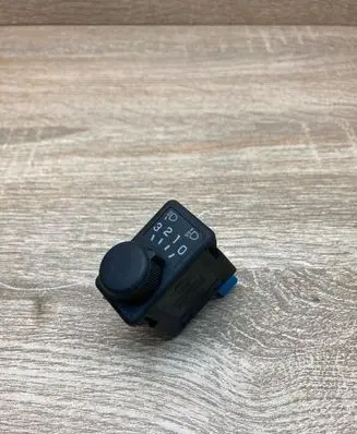 Nissan Primera Headlight level height control switch 37044A D14402