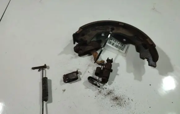 Chevrolet Captiva Handbrake/parking brake pads 