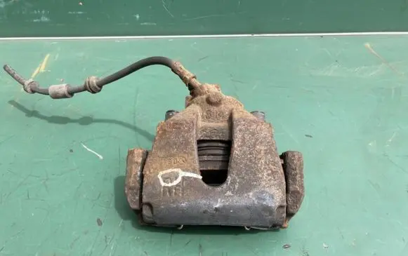 Volvo V50 Front brake caliper 36000485