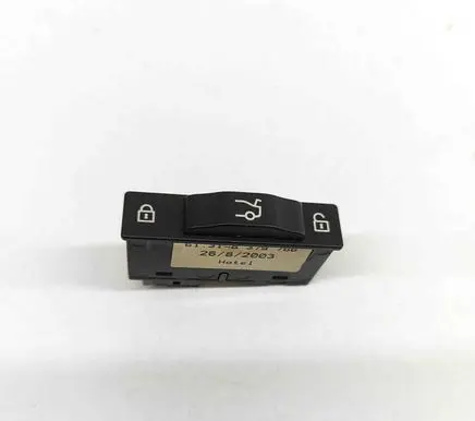 BMW 7 E65 E66 Tailgate/boot open switch button 8379766