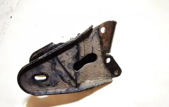 Chrysler Voyager Engine mounting bracket