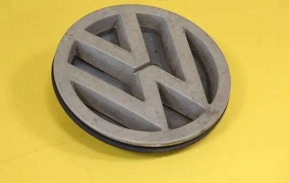 Volkswagen PASSAT B3 Manufacturer badge logo/emblem 357853601 357853601B