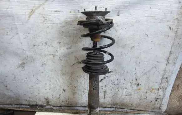 BMW 5 E60 E61 Front shock absorber with coil spring 6768796