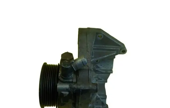 Iveco Daily 5th gen Power steering pump 504385414