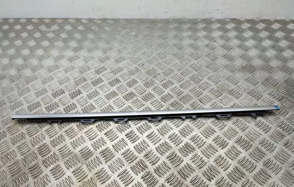 Peugeot 2008 I Front door glass trim molding