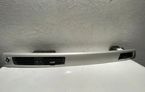 BMW 3 E90 E91 Dash center air vent grill 920102302