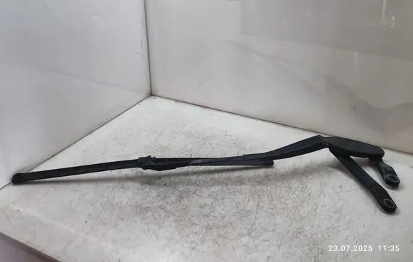 Front wiper blade arm