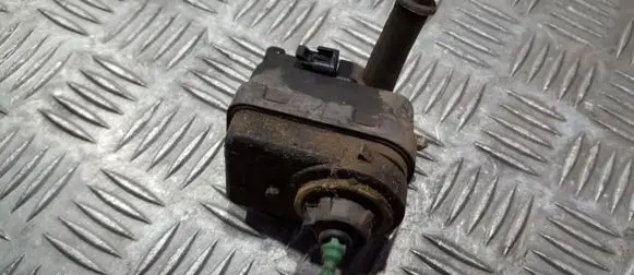 Renault Megane I Headlight level adjustment motor 7700840141