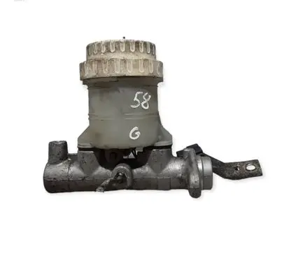 Mitsubishi Pajero Master brake cylinder