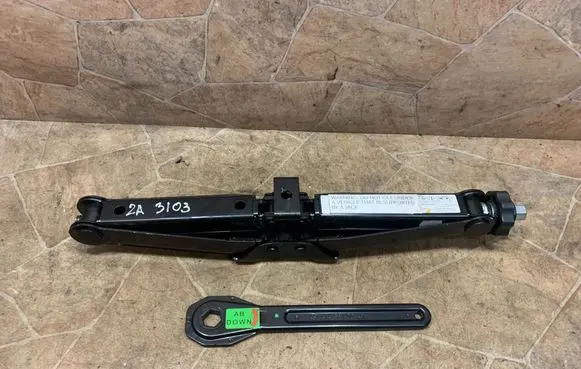 Mercedes-Benz GL X166 Lift Jack A1645800218
