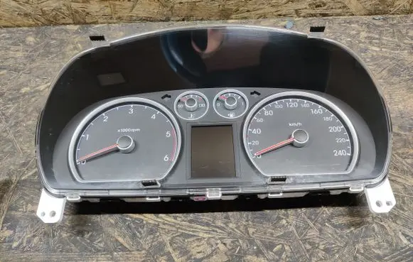 Hyundai i30 Speedometer (instrument cluster) 940032R220
