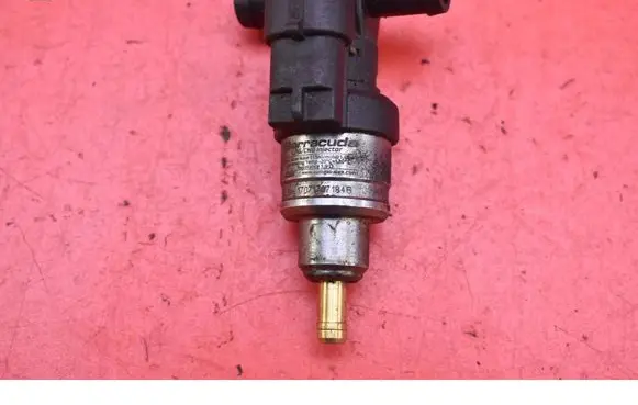 Peugeot 407 Fuel injector 67R016407