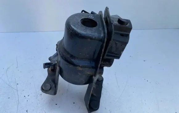 Engine mount bracket