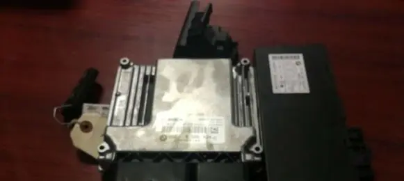 BMW 1 E82 E88 Engine ECU kit and lock set 9217853