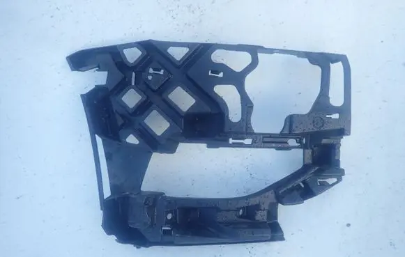 Volkswagen Golf VII Front bumper mounting bracket