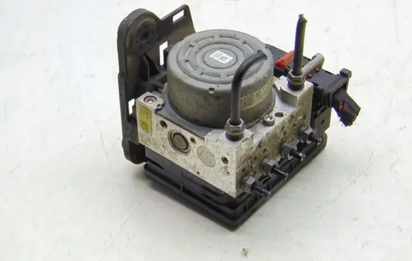 Volkswagen Golf VII ABS Pump 5Q0907379T