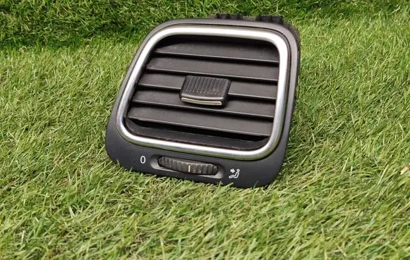 Volkswagen Scirocco Dashboard side air vent grill/cover trim 1Q0819703J