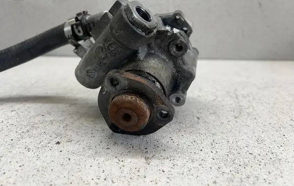 BMW X1 E84 Power steering pump 678045901 LH2114302