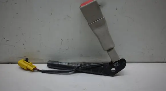 Dodge Grand Caravan Front seatbelt buckle 33009698