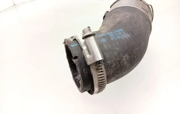Volkswagen Transporter - Caravelle T5 Intercooler hose/pipe 7E0145708