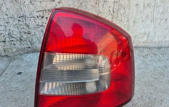 Skoda Octavia Mk2 (1Z) Rear/tail lights 1Z5945096B 1Z5945112B