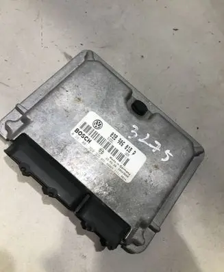 Volkswagen PASSAT B5 Engine control unit/module 038906018P