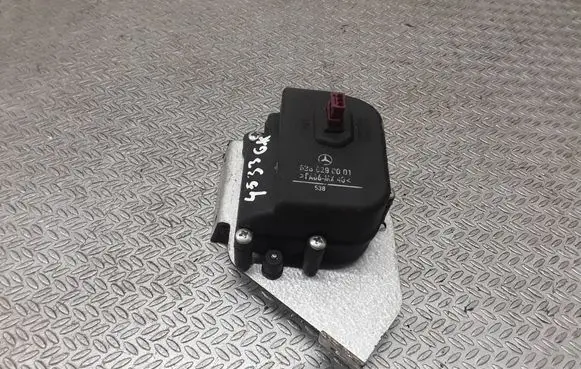 Mercedes-Benz Vito Viano W638 Vent window/glass motor 6388290001
