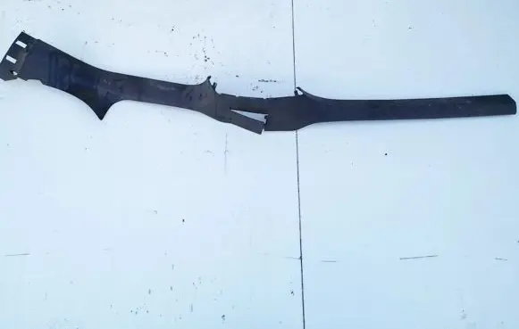 Volkswagen Golf V Front sill trim cover 1K5853371