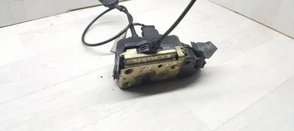 Renault Megane II Front door lock