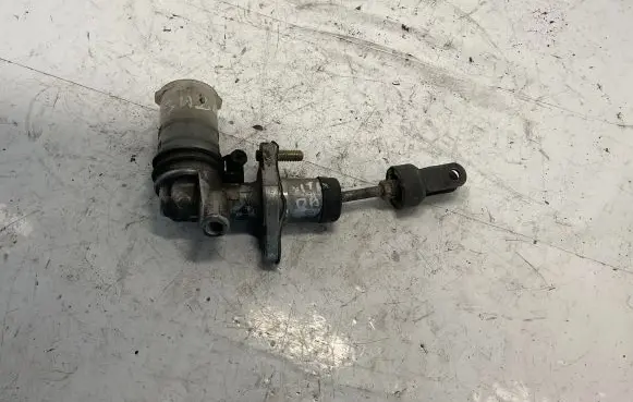 Toyota Avensis T220 Clutch master cylinder