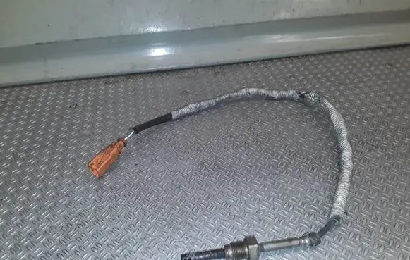 Mitsubishi Lancer VIII Exhaust gas temperature sensor 1587A024