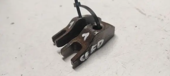 KIA Ceed Fuel Injector clamp holder