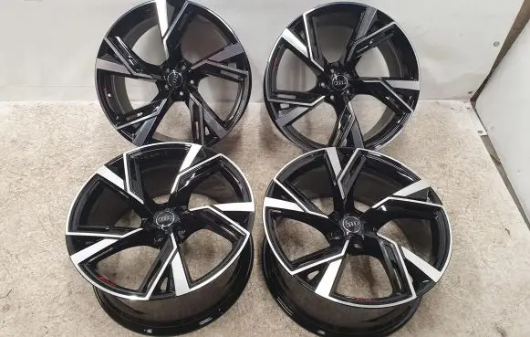 Audi RS6 C8 R22 alloy rim 