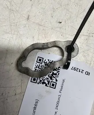 Volvo V70 Fuel Injector clamp holder 